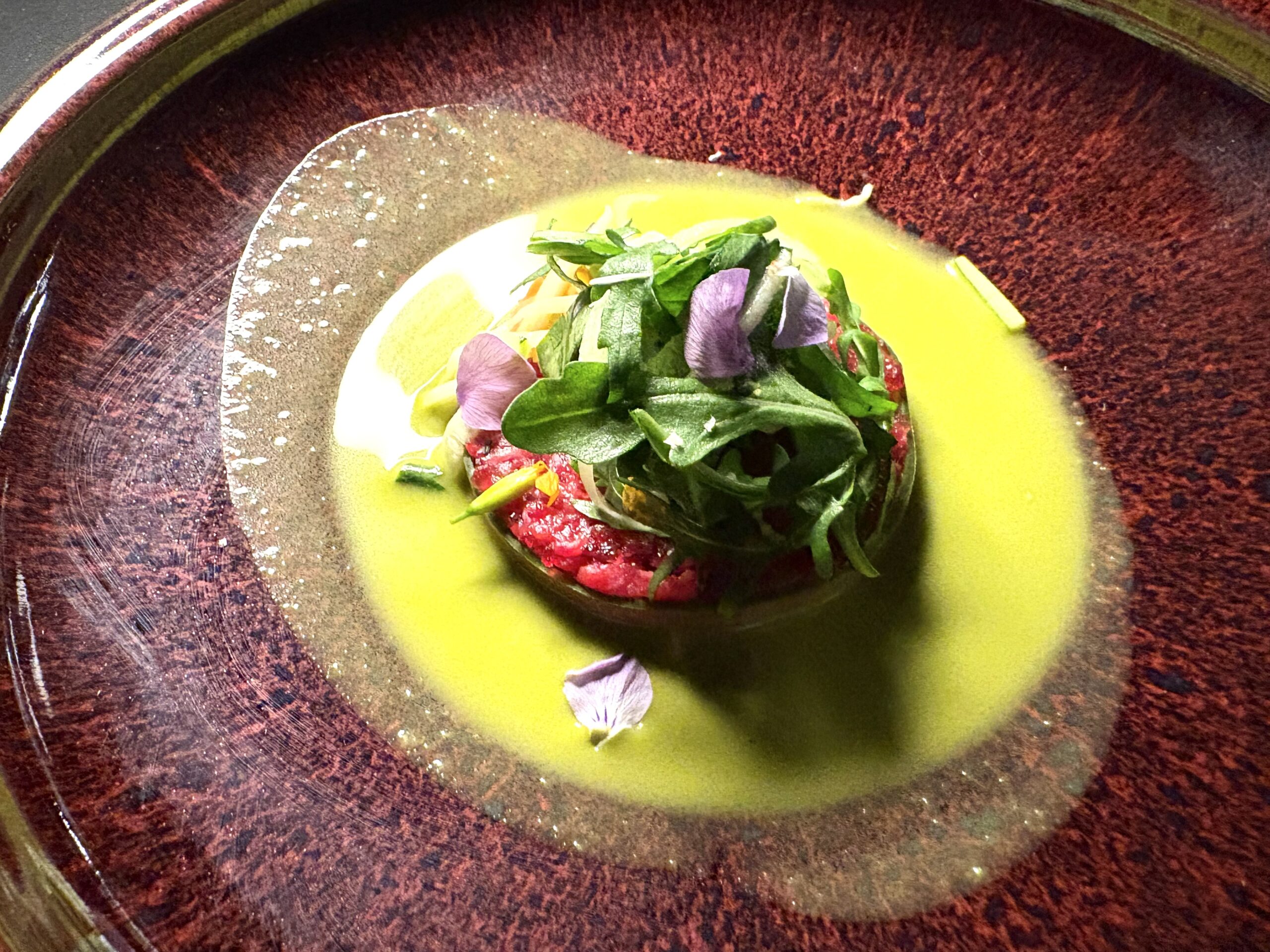 Pop-up-Restaurant Stories IV in Heidelberg. Der 1. Gang des Menüs mit Tartar.